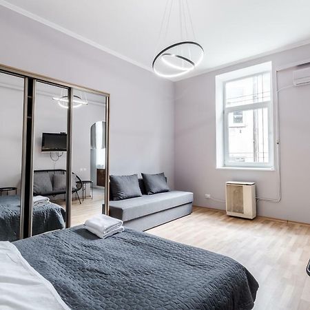 Midwheel Apartment 9 Лвив Екстериор снимка