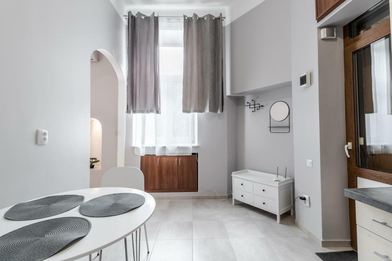 Midwheel Apartment 9 Лвив Екстериор снимка